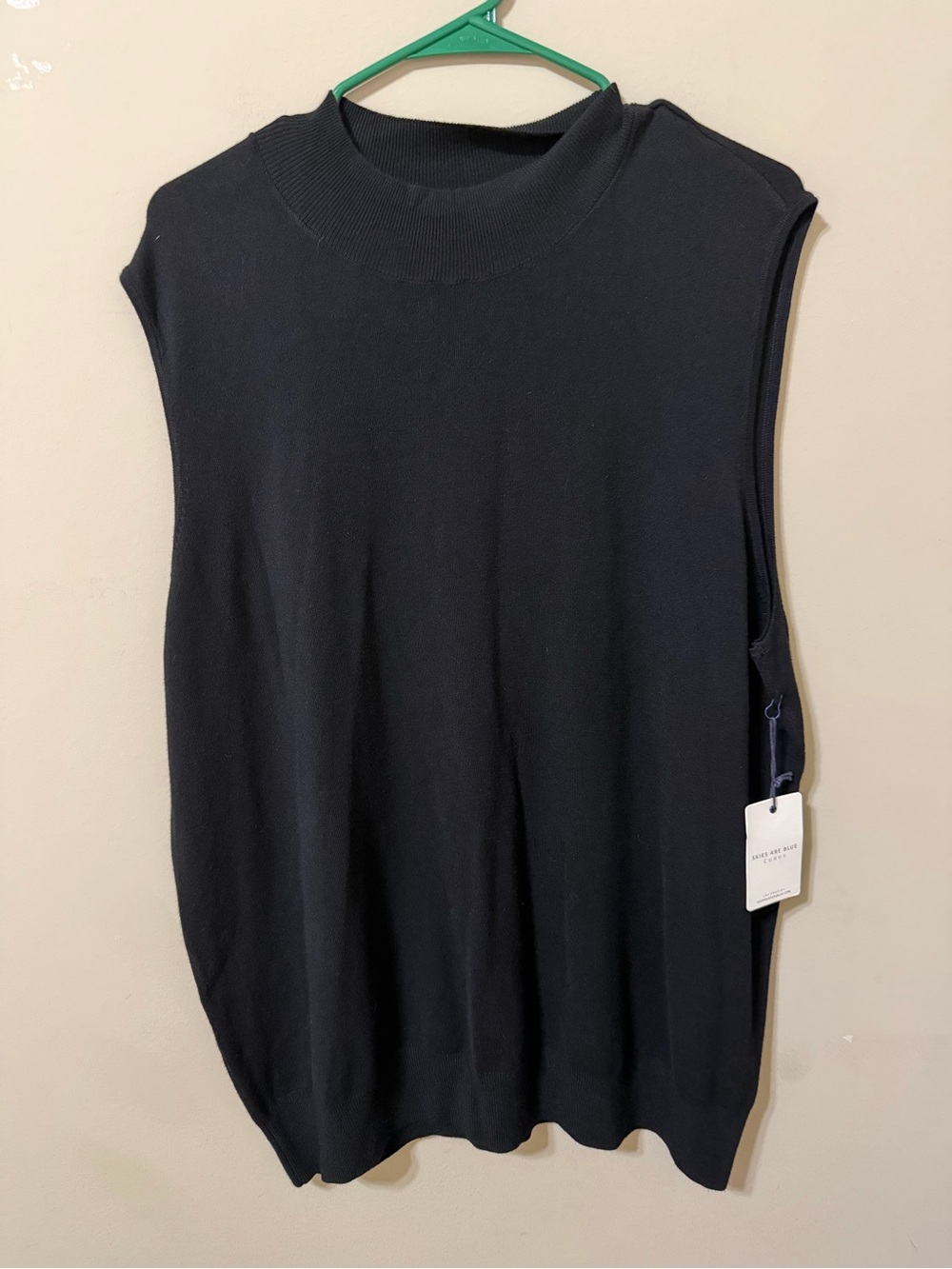 Skies are Blue women’s curve 2x Black Sleeveless Sweater Vest new with tags soft